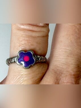 Purple Flower ‘Preco’ Stamped Pewter Ring with Pink Center - Size 7 #1743